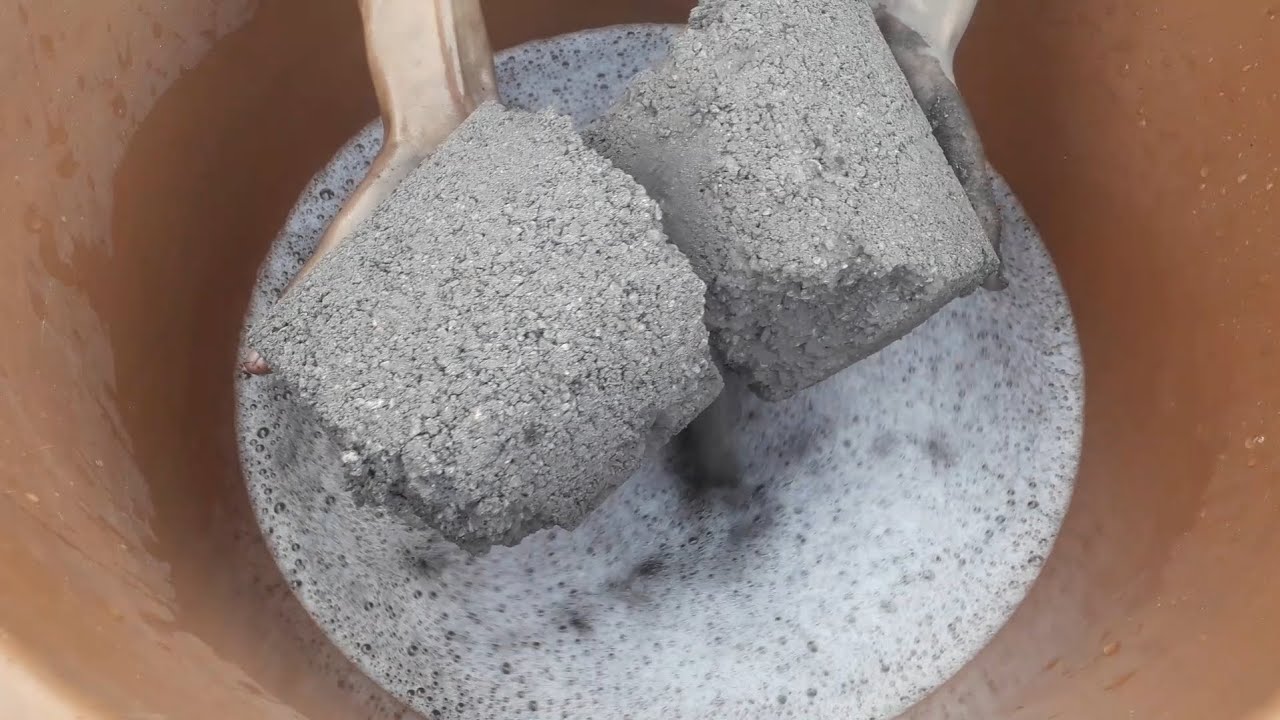 New video 🖤📸 Charment grainy cubes crumbling in less foamy water+dry ASMR crumbling 💦🤤😴