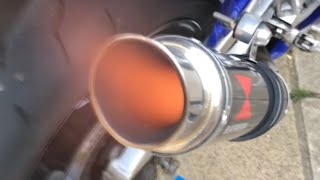 CRAZY FLAMES Yamaha r1 (black widow exhaust)