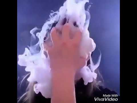 بنت بتلعب بالدخان