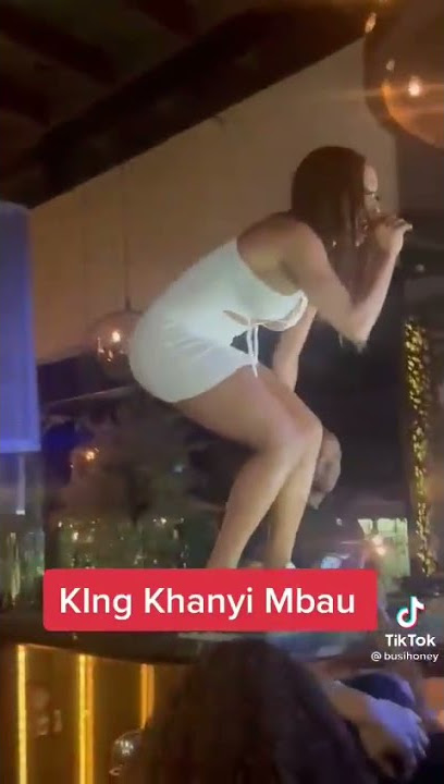 Khanyi Mbau shiyi indoda e dubai 😁