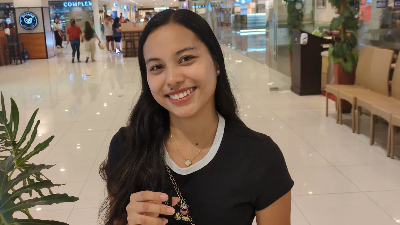 18-Year-Old Filipina No Boyfriend Ever… Would She Date a Foreigner?