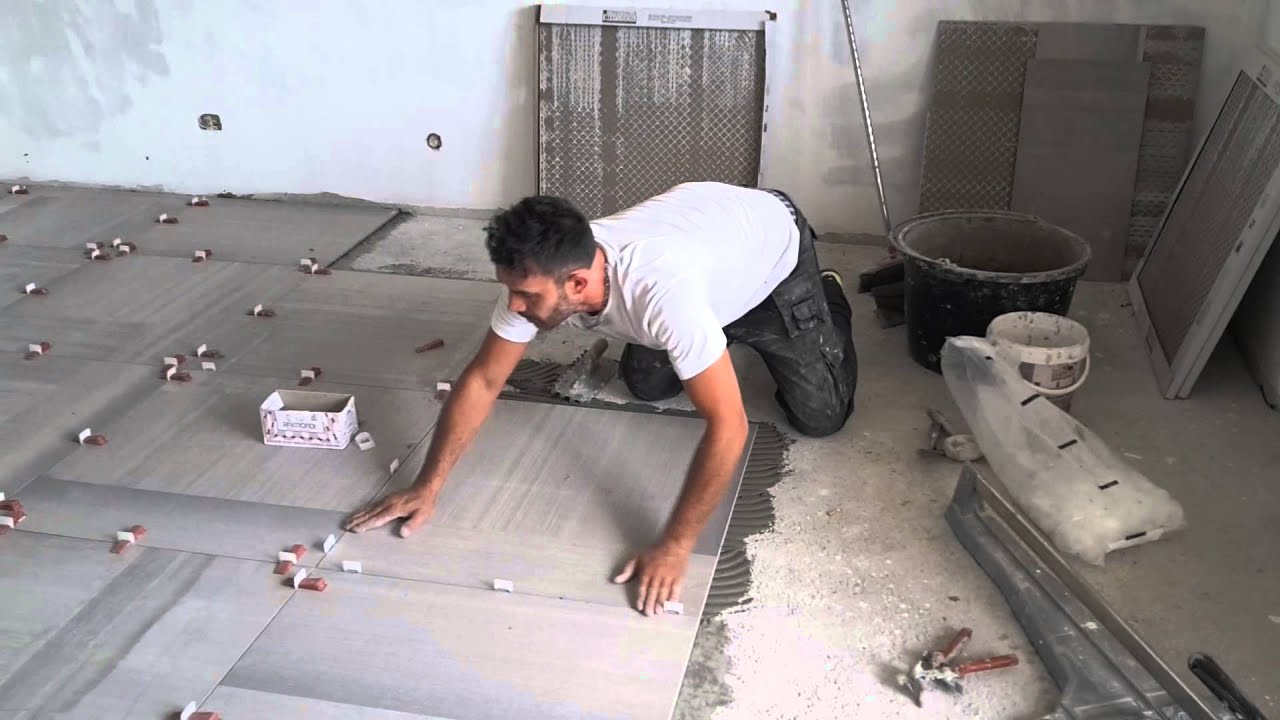 Posa gres porcellanato formato 80x80 youtube Posa gres porcellanato