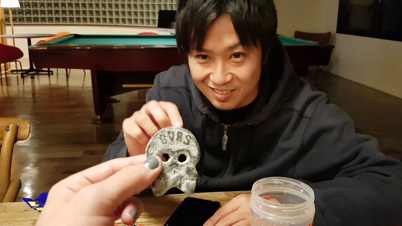 JAPANESE PEOPLE REACT TO SWEDISH CANDY [Salt Liquorice]