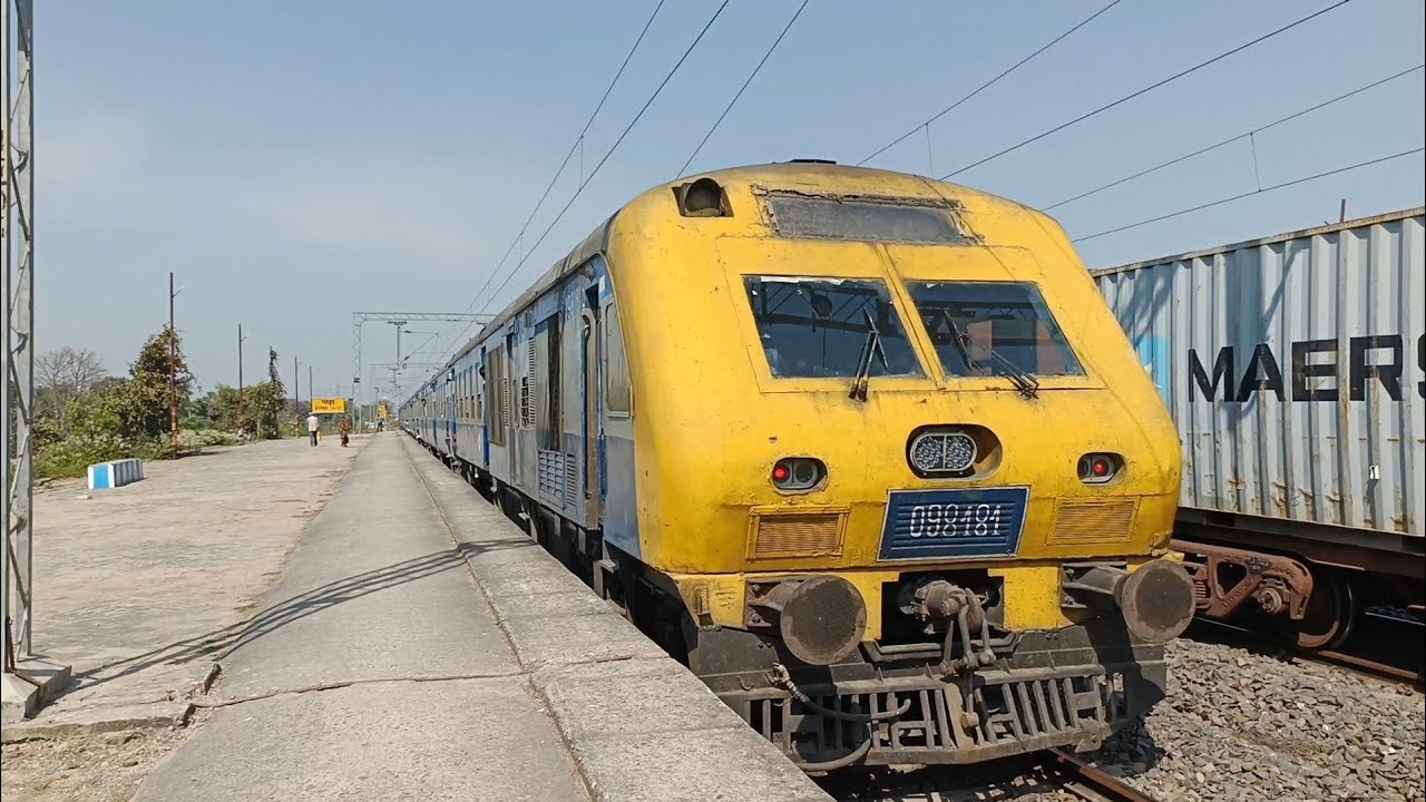 [IRFCA] 75208 DEMU Departs For It's Reversal Point At Sitamarhi - YouTube