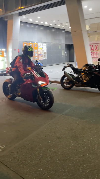 Italian Bike spotted in Japan 🇯🇵 #superbike #sportbike #panigalev4 #ducati #motogp #tokyo