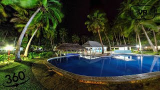 360° VR Picture+: Tropical beach resort 2: Nighttime at the pool, Time to unwind.