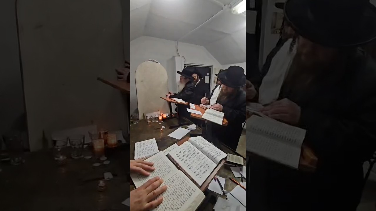 כ״ק האדמו״ר מטאהש מעתיר בתפילה בבית החיים העתיק דטאהש שבהונגריה