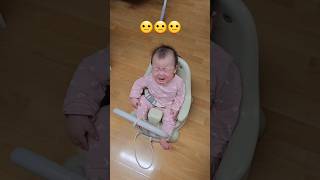 Bebé coreana no reconoce a su mamá 😅