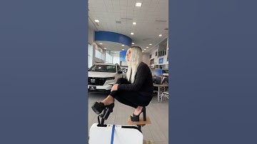 Nicki Minaj pose challenge executed on THEE Honda Motocompacto #nickiminaj #nickiminajchallenge