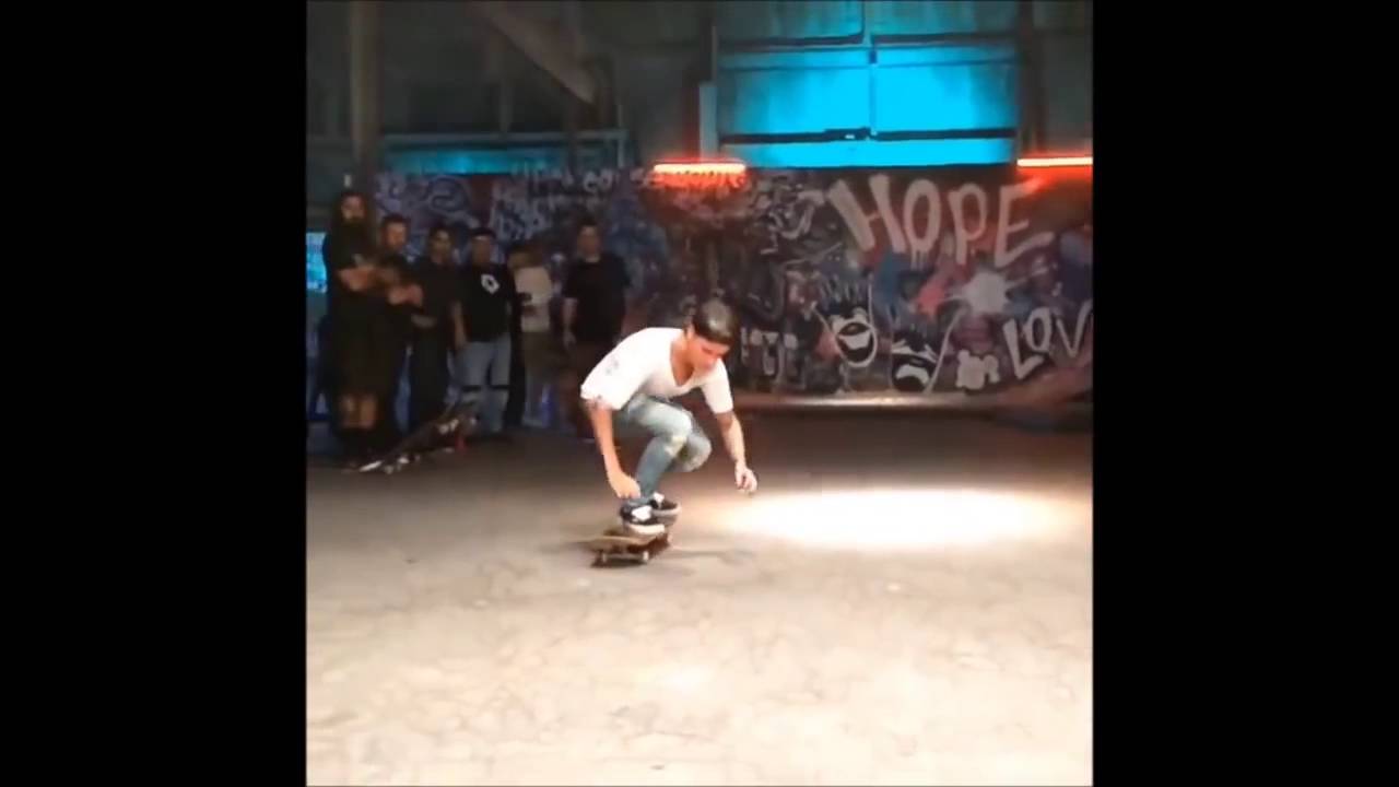 Ryan Sheckler The homie Justin Bieber has his inward heels down