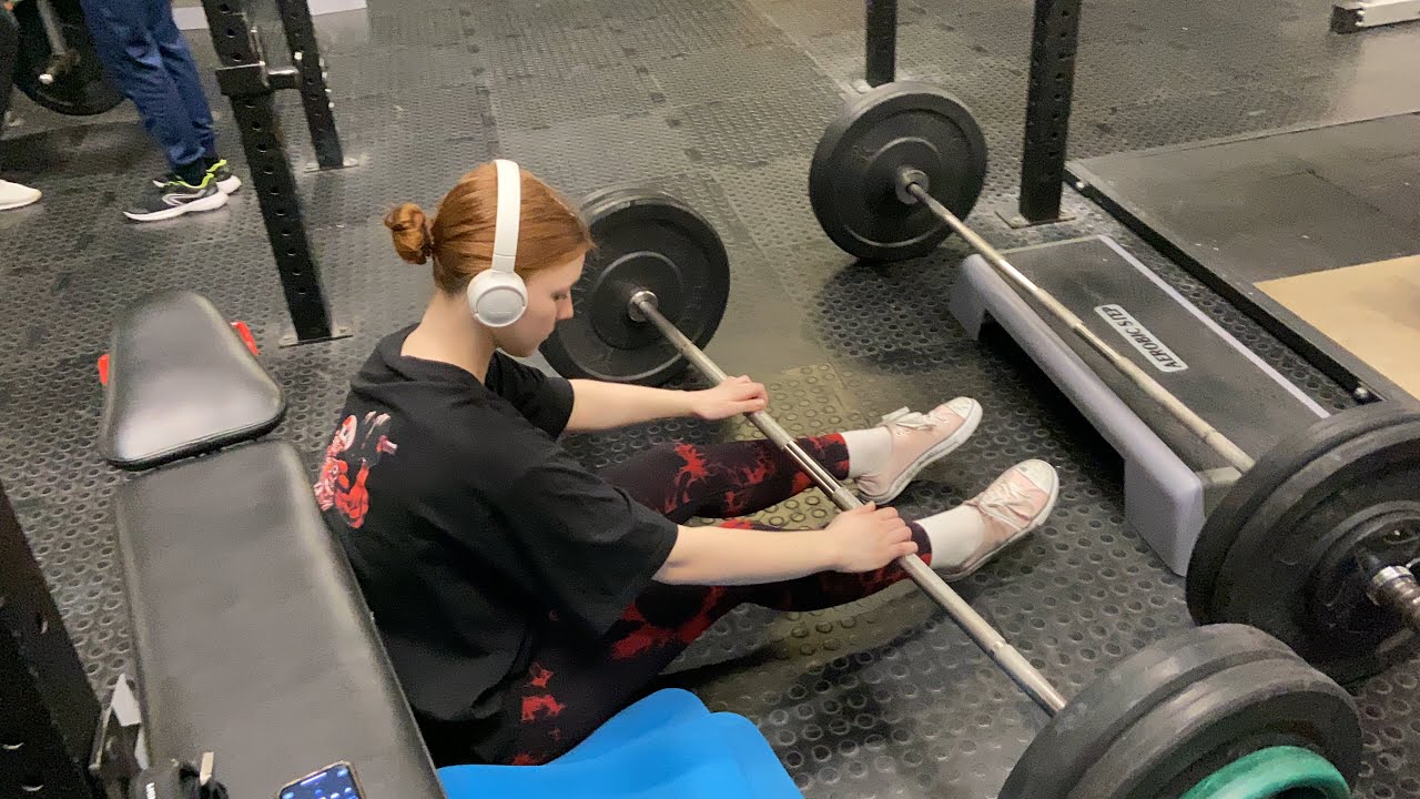 140 КГ В 17 ЛЕТ?! ЗАСЧИТАЕМ ДЕВОЧКЕ ЯГОДИЧНЫЙ МОСТ?! СЛОМАЛА ТАЗОВУЮ ...