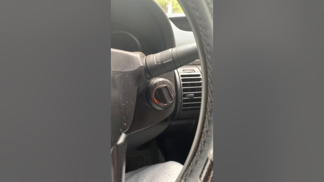 2006 Infiniti g35 key stuck in ignition switch YouTube
