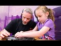 6 Year Old Girl Builds A Gaming PC