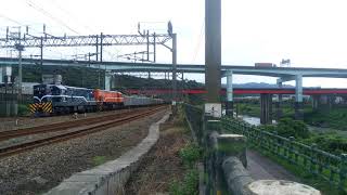 2021/6/10 八堵南 7528次藍R40雙機長編貨列 通過