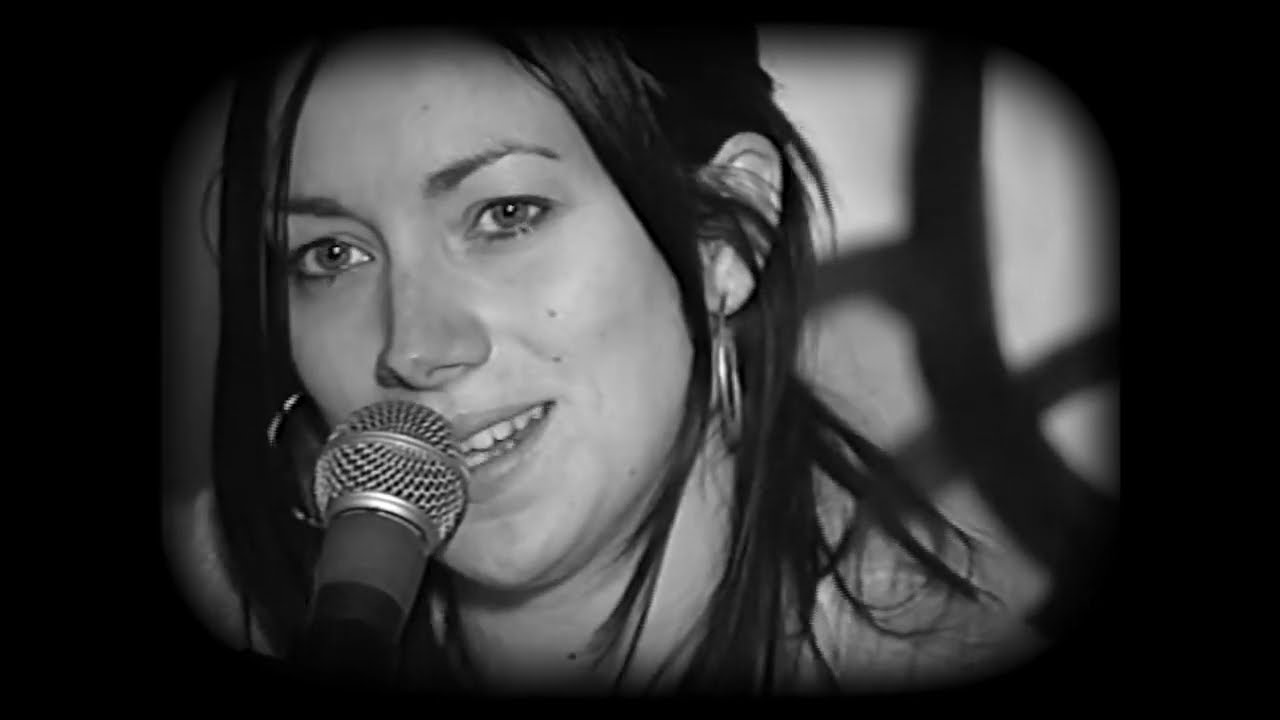 Watch Geneviève Jodoin chez les Souverains - Comment te dire - 18 Oct 2007 on YouTube Watch Geneviève Jodoin chez les Souverains - Comment te dire - 18 Oct 2007 on YouTube