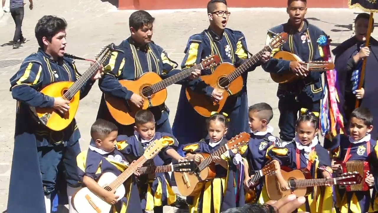 De colores - - EUG acompañados de la Estudiantina Infantil