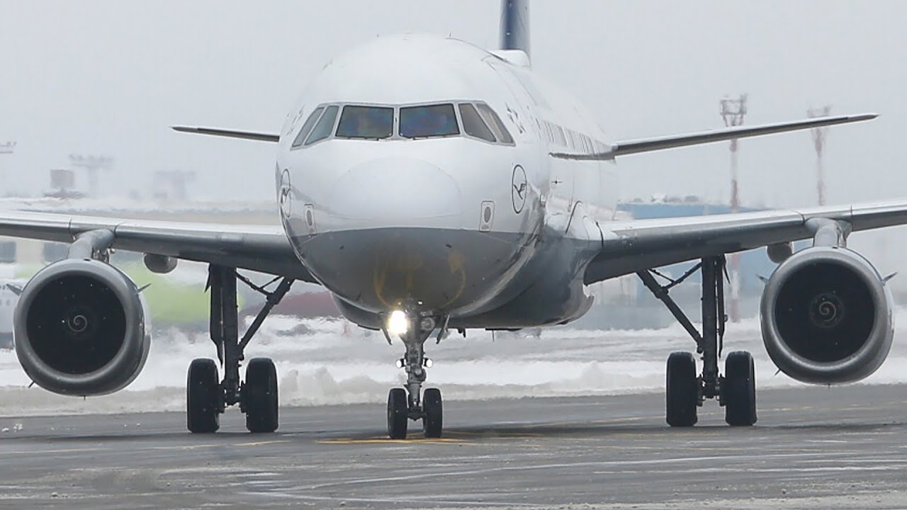 Минск и Архангельск связал прямой авиарейс