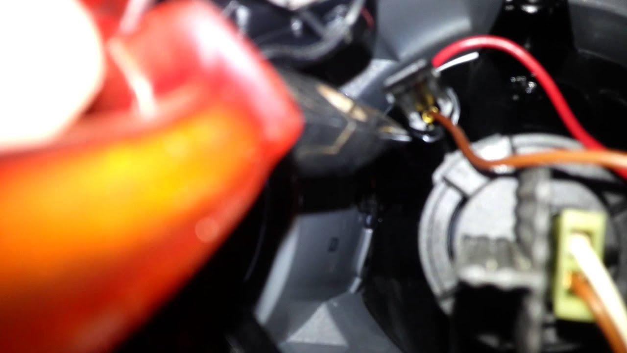 Audi A6 4f Birne Wechseln Vorne Links Audi A6 4F Standlicht ausbauen(Fahrerseite) - YouTube