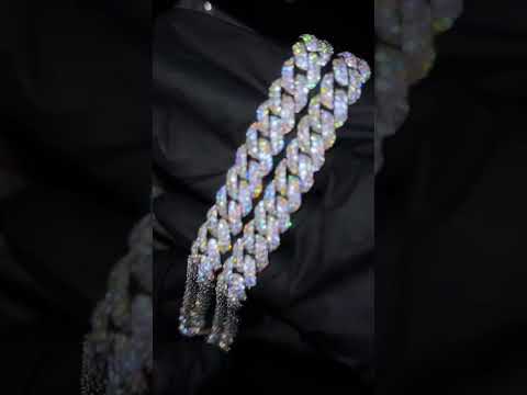 Respect the drip, check the shine. 🧊✨ Link in bio to cop. #ice #jewelry #chain