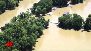 Tense Waiting for Those in Path of Flood Waters