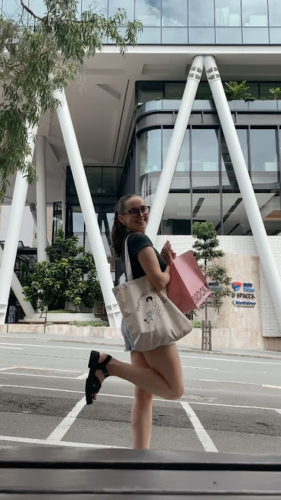 Brisbane #ootd ✈️🧋🇦🇺🫶🏻 I loveeee the hot Australian weather #fashion #australia #brisbane
