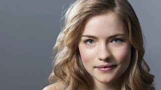 Willa Fitzgerald Shows off Her Perfect Figure in A new photo