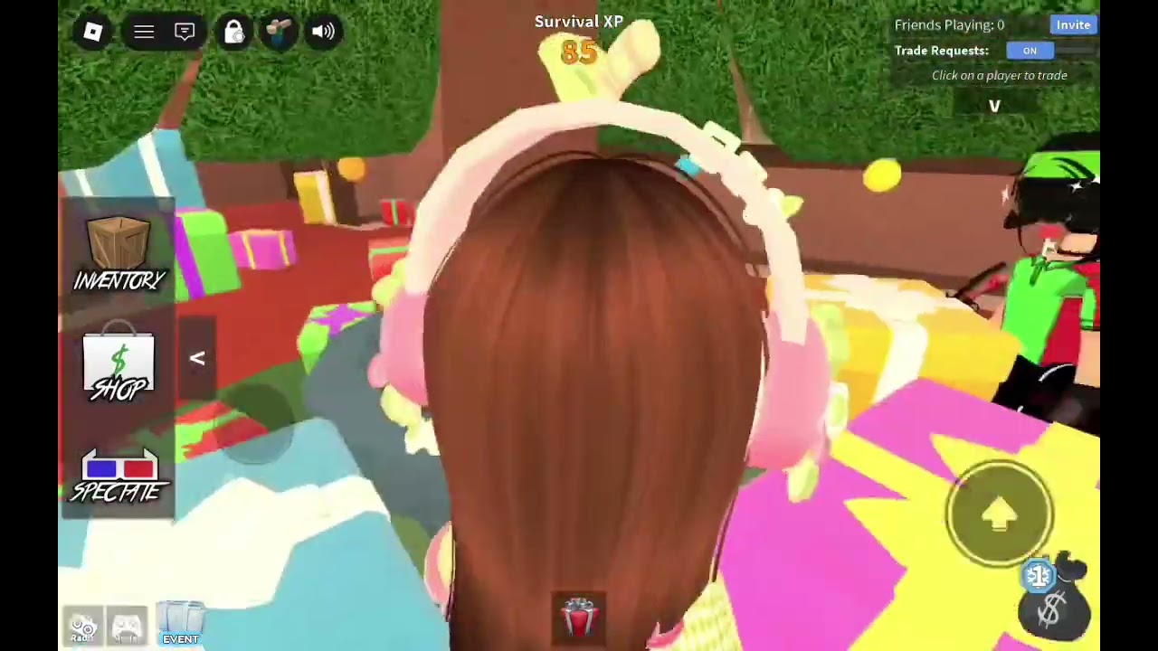 Playing mm2 with Lynsie!