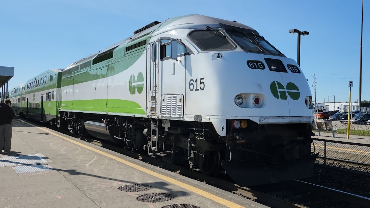 (Mid Old Cab Car 232) GO 1720 - 615 With 329 Pulling Into & Departing ...
