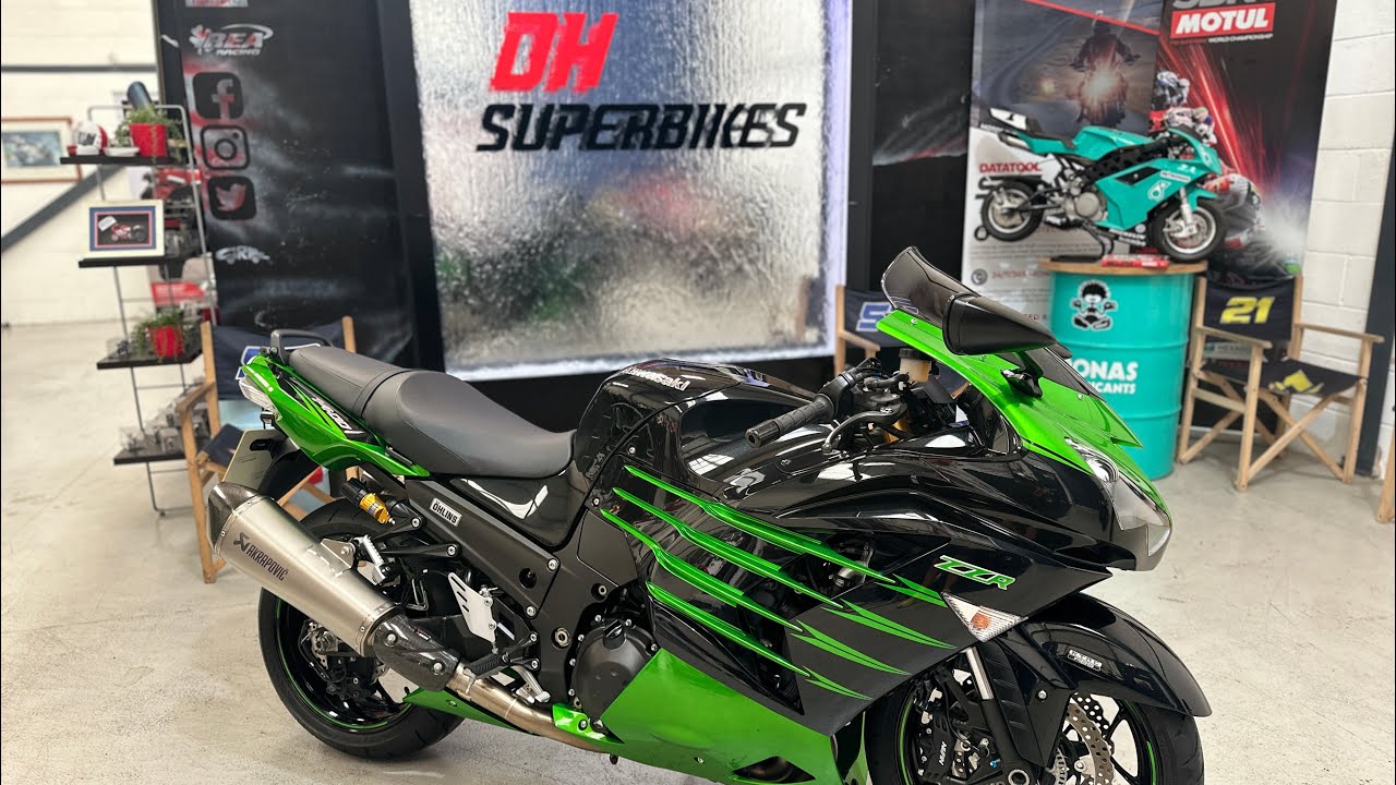 16 KAWASAKI ZZR 1400 PERFORMANCE SPORT 1 OWNER 1018 MILES ONLY