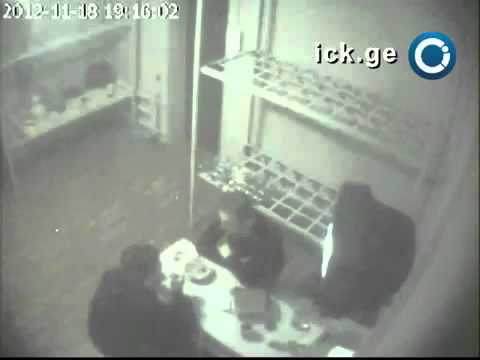 ახალაიას საკანში მონიტორებს ფარულად იწერდნენ