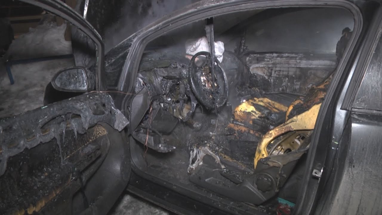 Сколько лет сгорело. Сгорела машина в Екатеринбурге.