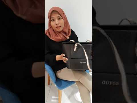 Review Guess Delaney Hologram Tote Bag