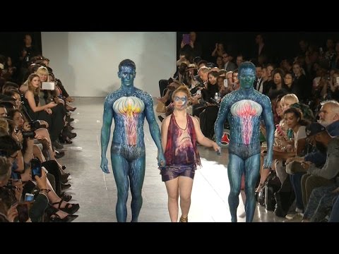 Video: Model Hispanik Dengan Sindrom Down Di New York Fashion Week