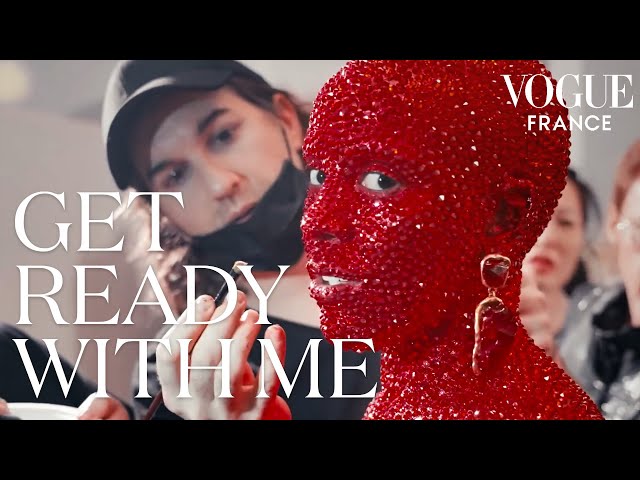 Doja Cat Gets Ready for Schiaparelli Wearing Stunning Red Outfit & 30,000 Crystals | Vogue France - YouTube Doja Cat Gets Ready for Schiaparelli Wearing Stunning Red Outfit & 30,000 Crystals | Vogue France - YouTube
