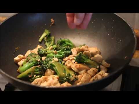 Video: Zuppa Leggera Con Noodles E Broccoli - Una Ricetta Passo Dopo Passo Con Una Foto