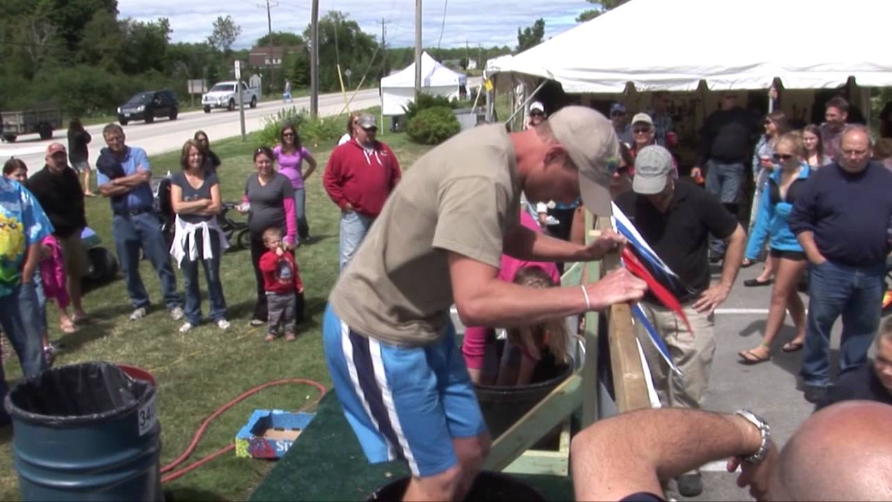 Door Peninsula Winery Hosts Grape Stomp Competitions for Door County
