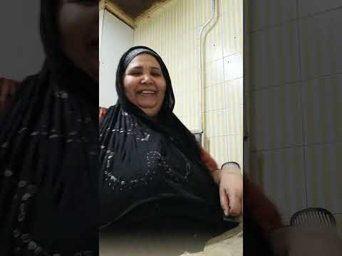 ام خالد في المطبخ