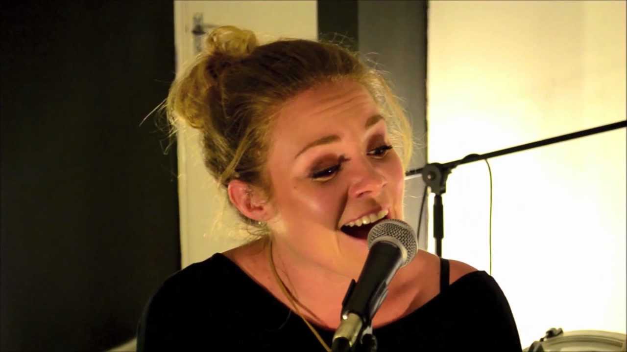 Fauve Chapman (Voice of Ireland) - Paradise (Coldplay Cover - Block C Live Sessions Episode 2)