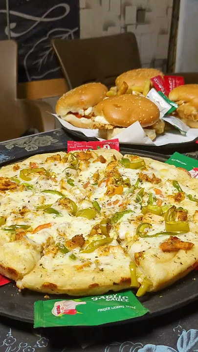 Eid Deal In Korangi| Karachi Food Series Episode 1 | Desi Bites #food #foodie #zingerburger
