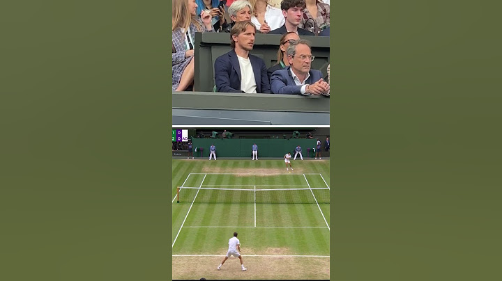 How a #football legend reacts 👀🎾⚽️ #Wimbledon #Shorts