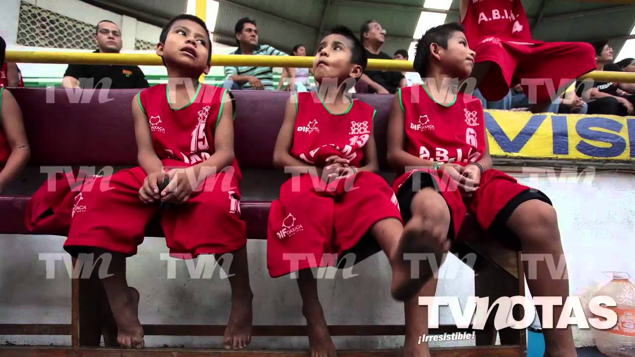 Los 'niños descalzos' de Oaxaca hacen más grande el mundo del baloncesto