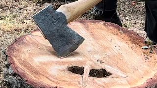 How to split knotty wood with an axe