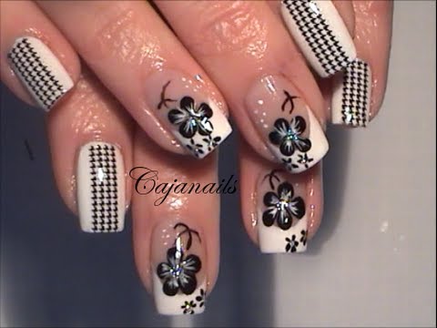 Nail art: Houndstooth and flower