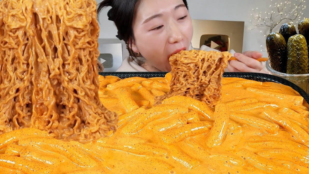 ASMR 이건 라면이 아니에요👐🏻 신전 로제떡볶이 라면사리 넣어서 통피클 리얼먹방 :) Rose tteokbokki , Pickle MUKBANG