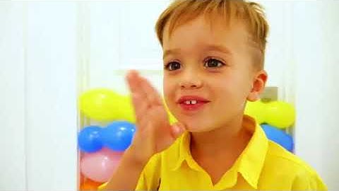 Easy pole and rope display board in the classroom