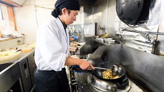 １日１７時間働く１９歳スーパー若大将が営むガッツリ町中華に密着丨Egg Fried Rice - Wok Skills in Japan