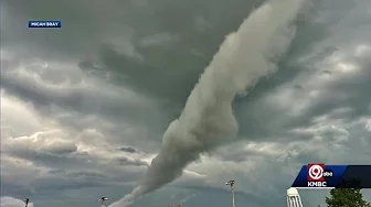 Thunderstorms leave some without power in Kansas, Missouri thumbnail