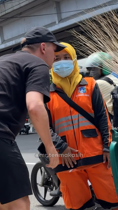 The answer about this woman… #indonesia #jakarta