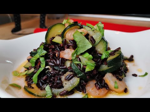 Video: Rice Sopas Na May Zucchini