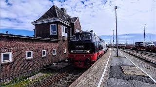 218 497 arrives with the IC from Köln, next to the beautiful, old Westerland signalbox 🥰 - Arrival -